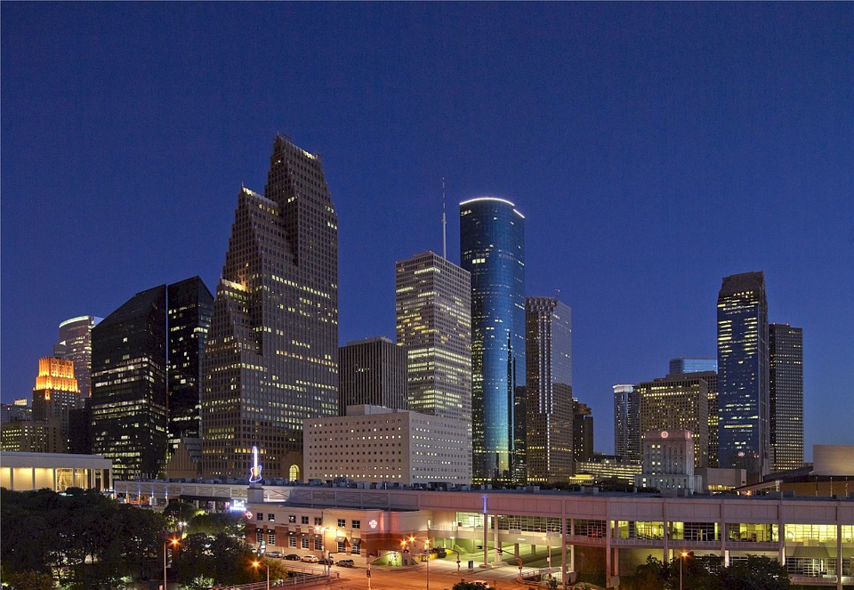 houston-at-night-cb-voyages